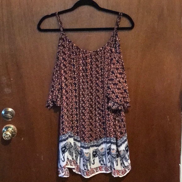 Cold shoulder top - Picture 2 of 4